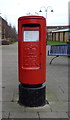 TA0483 : Elizabeth II postbox on High Street, Eastfield by JThomas