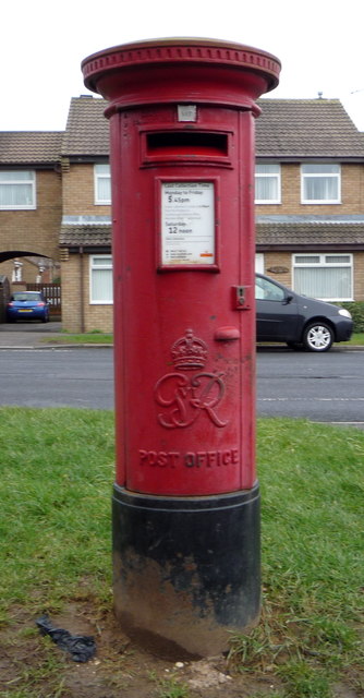 George VI postbox on Eastway, Eastfield