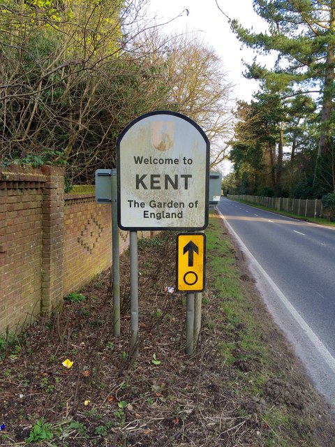 Kent county boundary sign © Chris Whippet :: Geograph Britain and Ireland