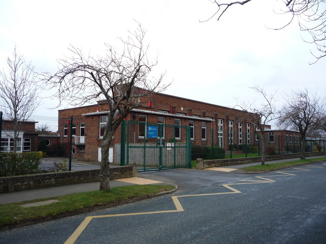 Newby and Scalby Primary School © JThomas :: Geograph Britain and Ireland