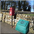 Elizabeth II postbox on Station Road, Cloughton