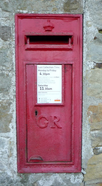 George V postbox on High Street, Burniston