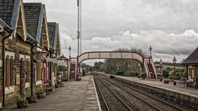 Settle Station © Peter Moore cc-by-sa/2.0 :: Geograph Britain and Ireland