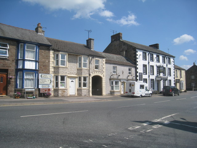 High Street and the Castle Hotel