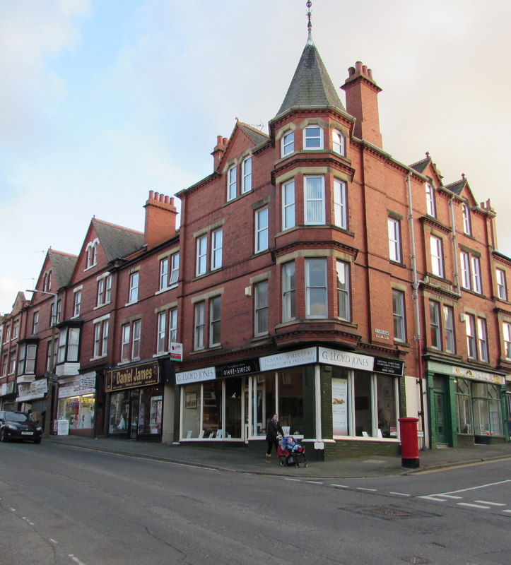 Corner of Abergele Road and Rhiw Road,... © Jaggery cc-by-sa/2.0 ...