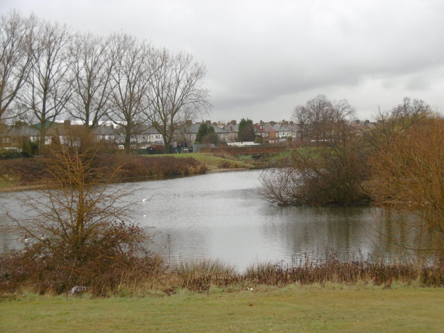 North Lake, Mayesbrook Park © Marathon cc-by-sa/2.0 :: Geograph Britain ...