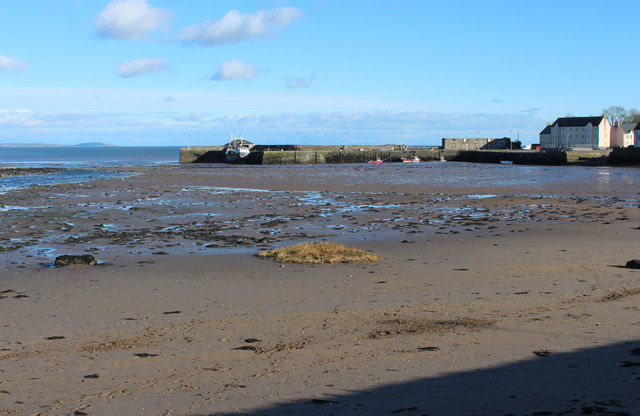 Garlieston Harbour © Billy McCrorie :: Geograph Britain and Ireland