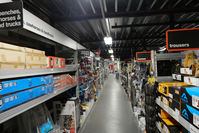 Inside B&Q © Bob Harvey Cc-by-sa/2.0 :: Geograph Britain And Ireland