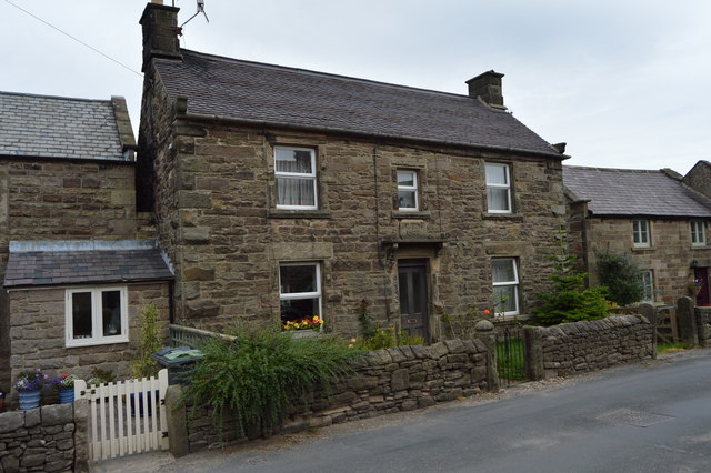 Cliff Cottage © N Chadwick cc-by-sa/2.0 :: Geograph Britain and Ireland