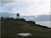 NT2084 : Lighthouse beacon at Hawkscraig Point by John Ferguson