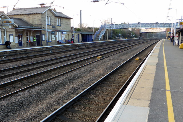 Sandy station © Philip Jeffrey cc-by-sa/2.0 :: Geograph Britain and Ireland