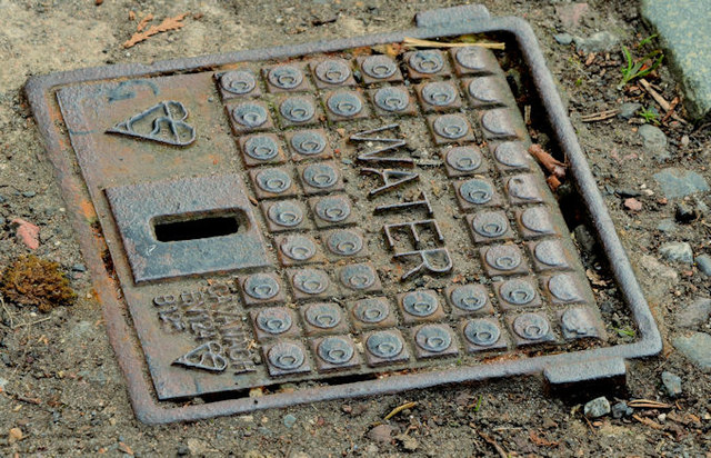 Cavanagh access cover, Windsor Avenue, Belfast (March 2016)