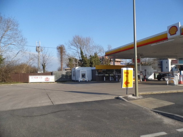 Shell Petrol Station on London Road, Bicester
