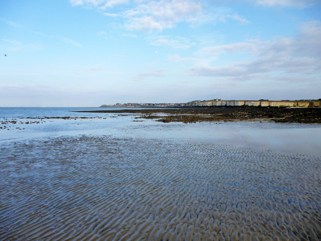 Low tide, Epple Bay © Robin Webster cc-by-sa/2.0 :: Geograph Britain ...