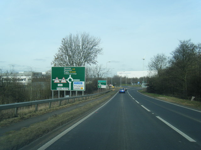 A5 nearing the A428 roundabout © Colin Pyle cc-by-sa/2.0 :: Geograph ...