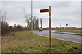 SE9107 : Fingerpost on Lakeside Parkway by Ian S