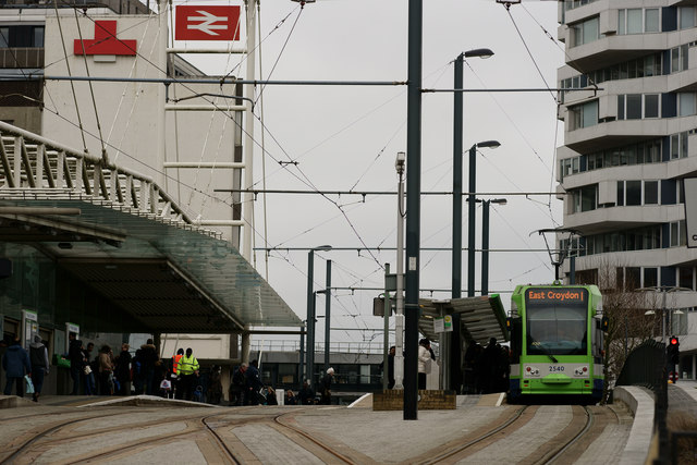 Tram at East Croydon © Peter Trimming cc-by-sa/2.0 :: Geograph Britain ...