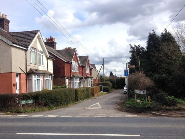 Kent Street, Mereworth © Chris Whippet cc-by-sa/2.0 :: Geograph Britain ...