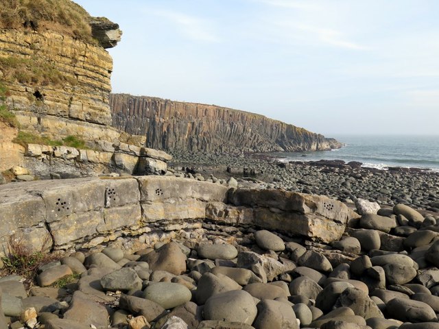 Rocks at Swine Den south of Cullernose Point