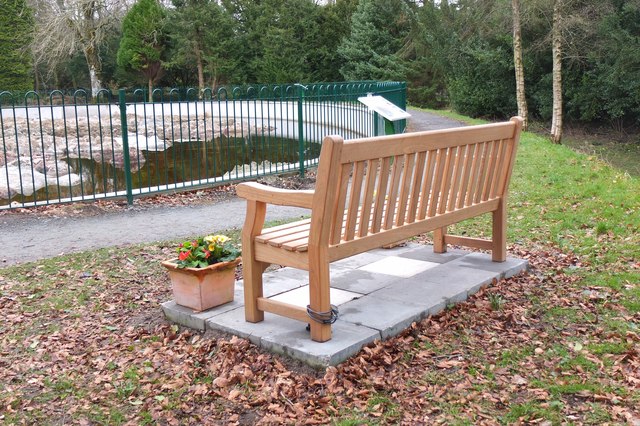 Memorial bench to Kim Traynor, Geographer