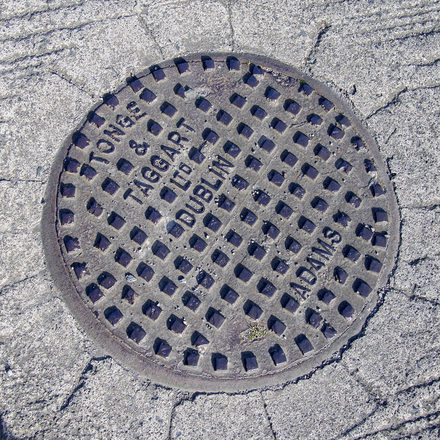 Manhole cover, Bray
