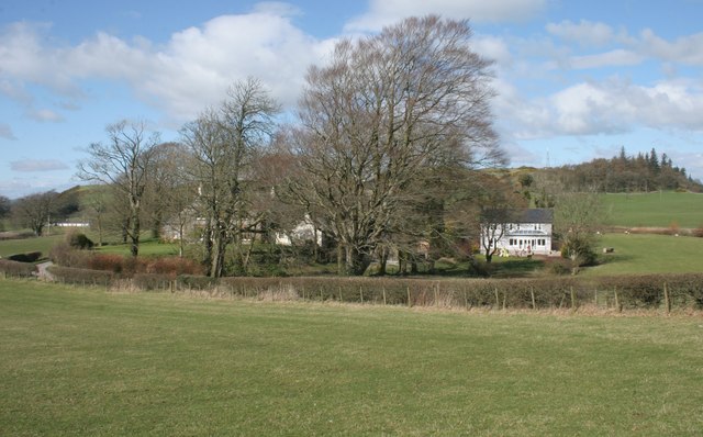 Houses near Buittle Church © Richard Sutcliffe cc-by-sa/2.0 :: Geograph ...