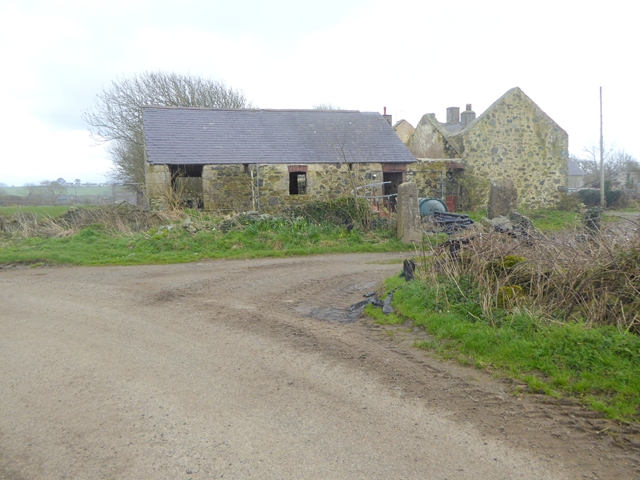 Old barn at Tre-Ddafydd-uchaf