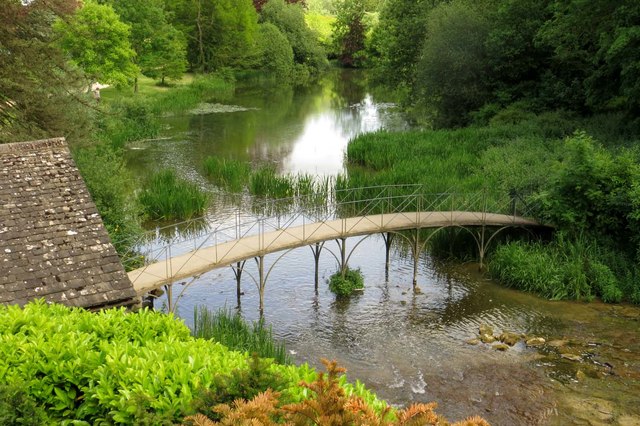 Footbridge over the River Glyme © Steve Daniels cc-by-sa/2.0 ...