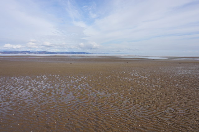 swansea-bay-at-low-tide-bill-boaden-geograph-britain-and-ireland