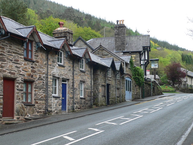 Row of terraced cottages in Bontddu