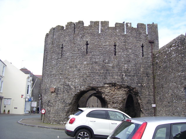 Five Arches, Tenby © welshbabe :: Geograph Britain and Ireland