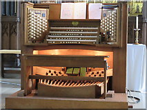 SK7953 : Organ console, St Mary Magdalene church, Newark by J.Hannan-Briggs