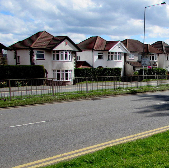 Detached houses, Malpas Road, Newport © Jaggery ccbysa/2.0