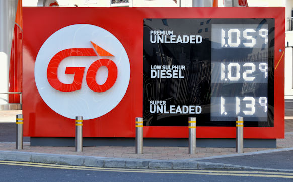 Fuel price sign, Belfast (17 April 2016)