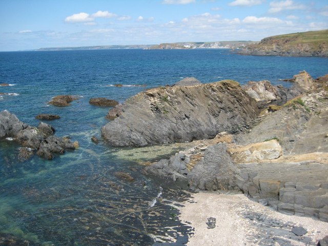 The coast at Thurlestone © Philip Halling cc-by-sa/2.0 :: Geograph ...