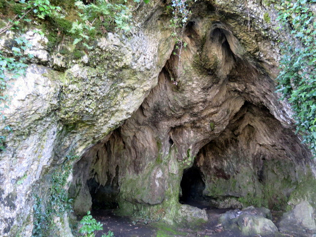 Entrance to Hoyle's Mouth cave (2)