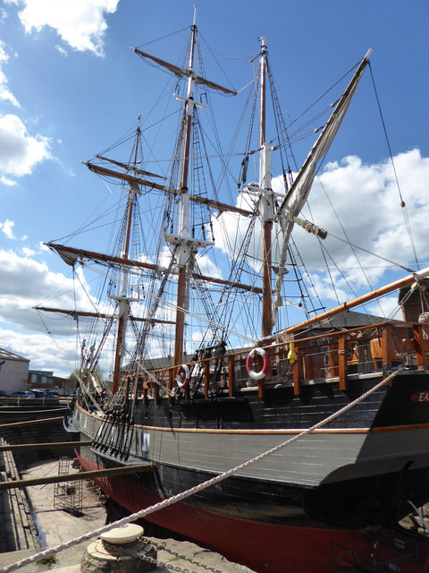 Gloucester Docks - tall ship 