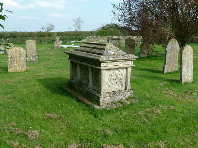 Chest tomb, All Saints churchyard, Laxton