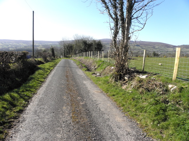 Minor road at Meenadoo © Kenneth Allen cc-by-sa/2.0 :: Geograph Britain ...