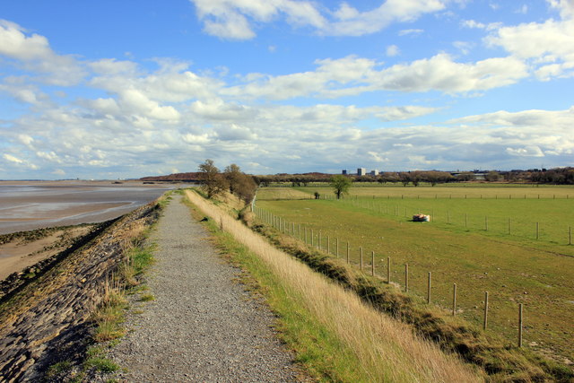 The Wales Coast Path between Bagillt and Flint
