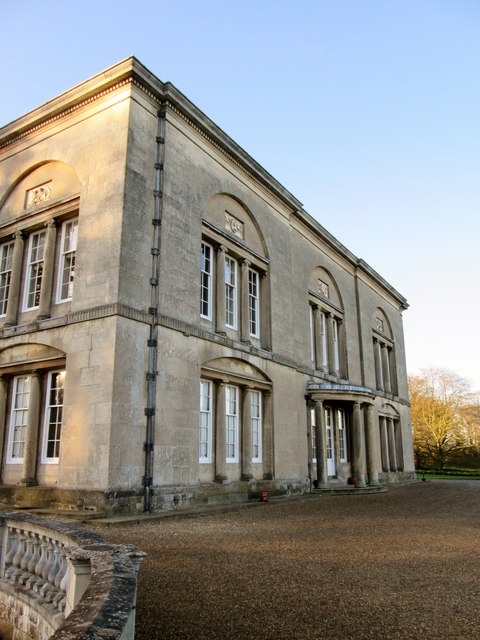 The  front  of  Sledmere  House