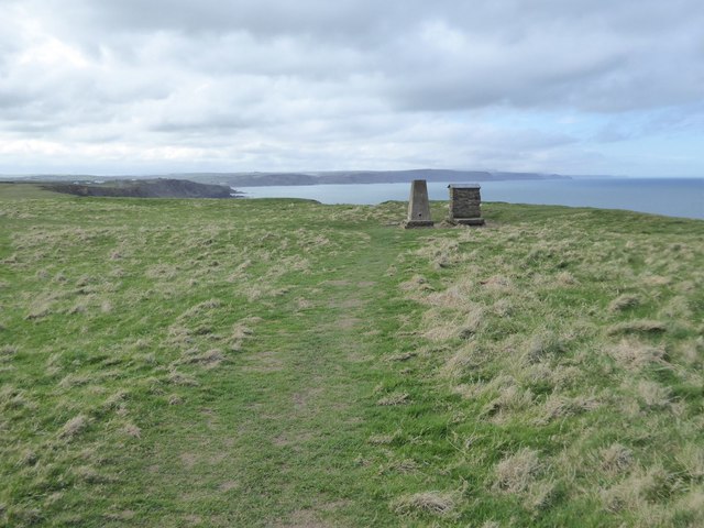 The trig point on Efford Beacon © David Smith cc-by-sa/2.0 :: Geograph ...