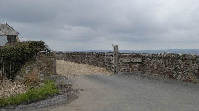 Stone walls at the entrance to Higher Widemouth Farm