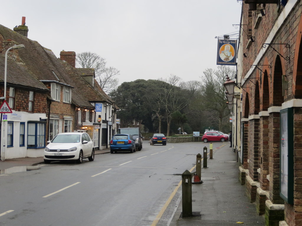 High Street in Lydd © Peter Wood cc-by-sa/2.0 :: Geograph Britain and ...