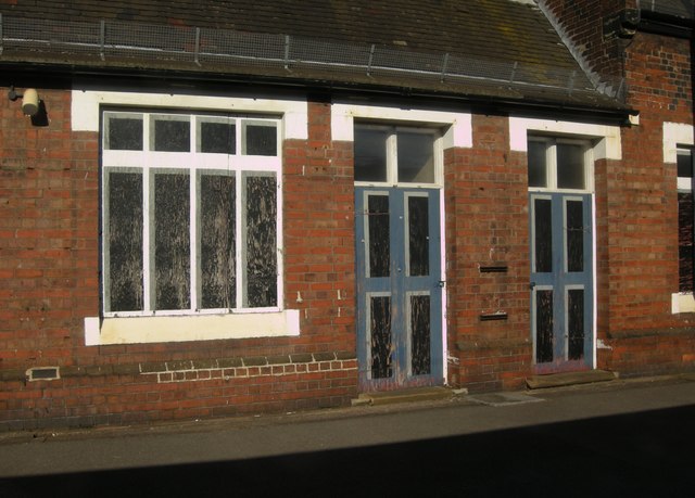 Fake windows, Longport Station