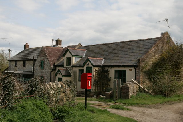 Cottages and letterbox at Holworth
