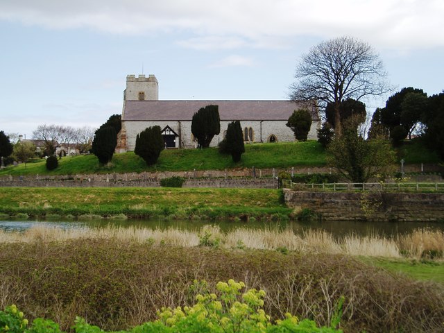 St Mary's Church, Rhuddlan © Chris Andrews cc-by-sa/2.0 :: Geograph ...