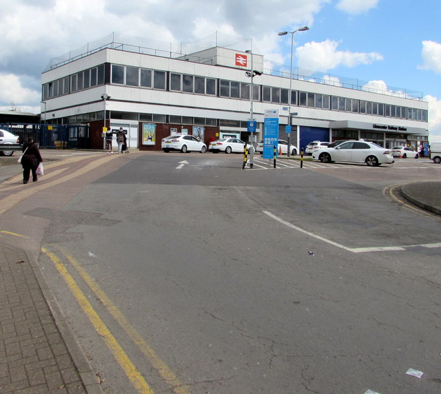 Station Approach, Gloucester © Jaggery cc-by-sa/2.0 :: Geograph Britain ...