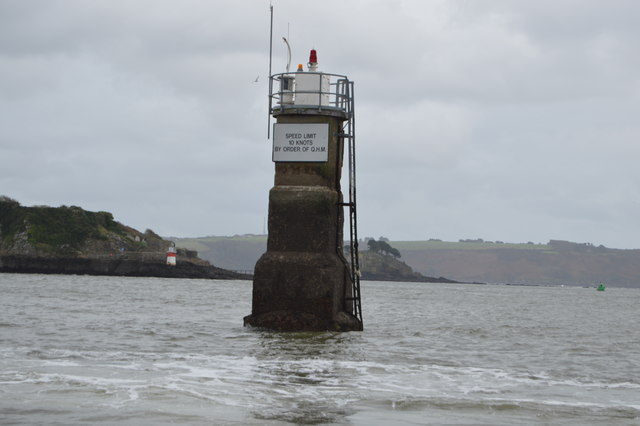 Navigation Beacon, The Hamoaze © N Chadwick :: Geograph Britain and Ireland