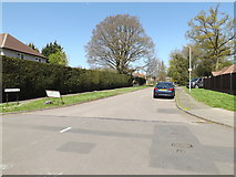TL1513 : Greenway, Harpenden by Geographer